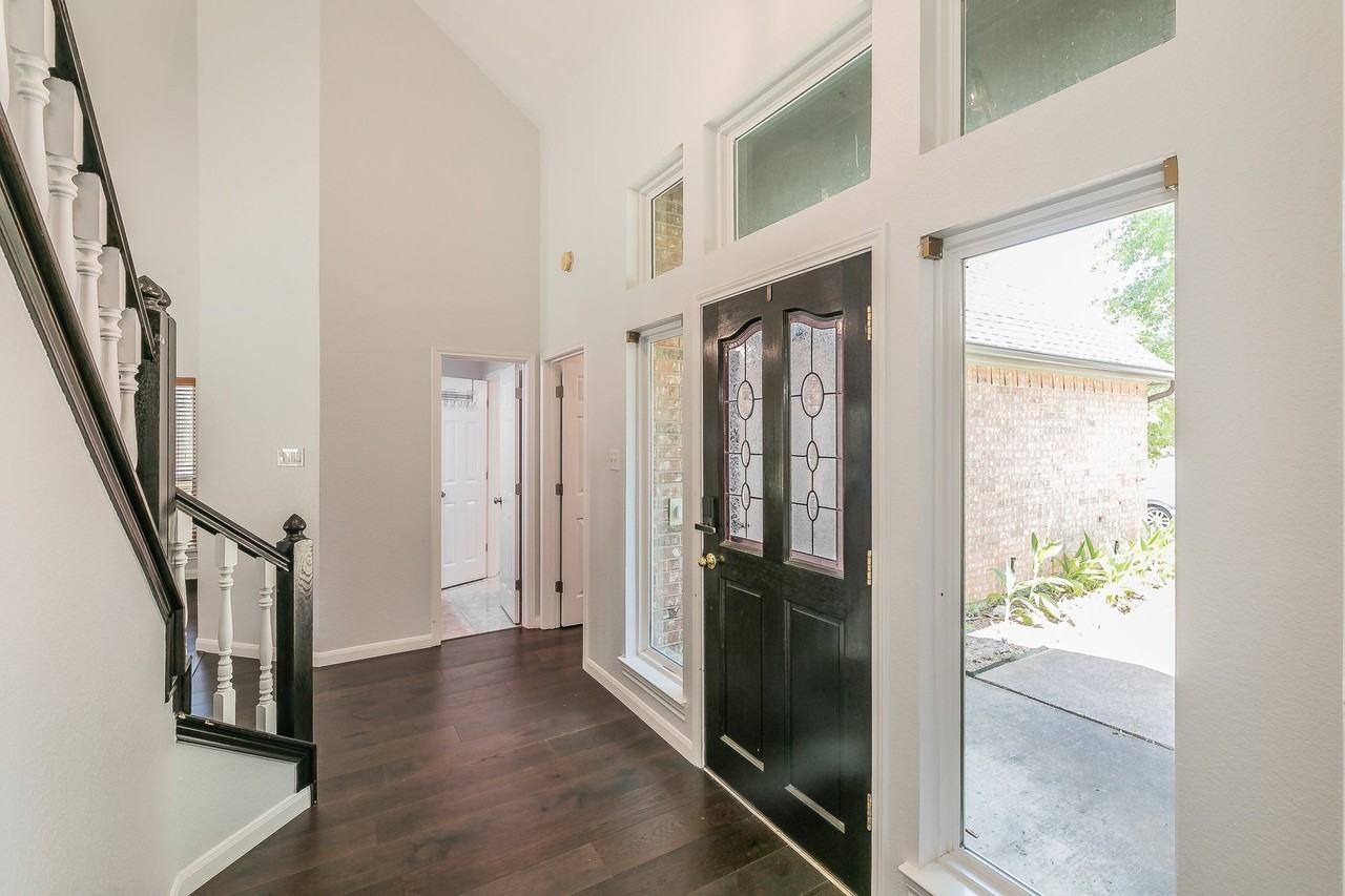 2 Edgemere Ct - Photo 2 of 36