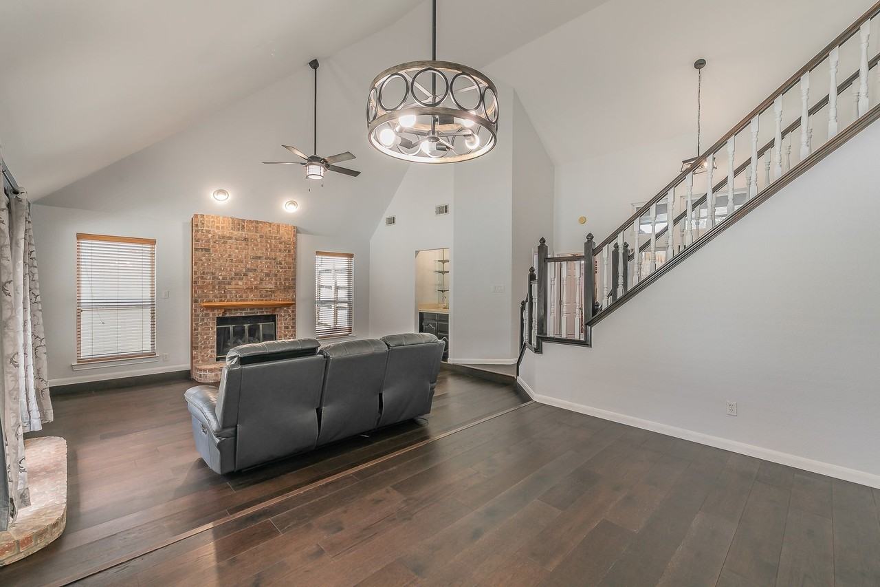 2 Edgemere Ct - Photo 5 of 36