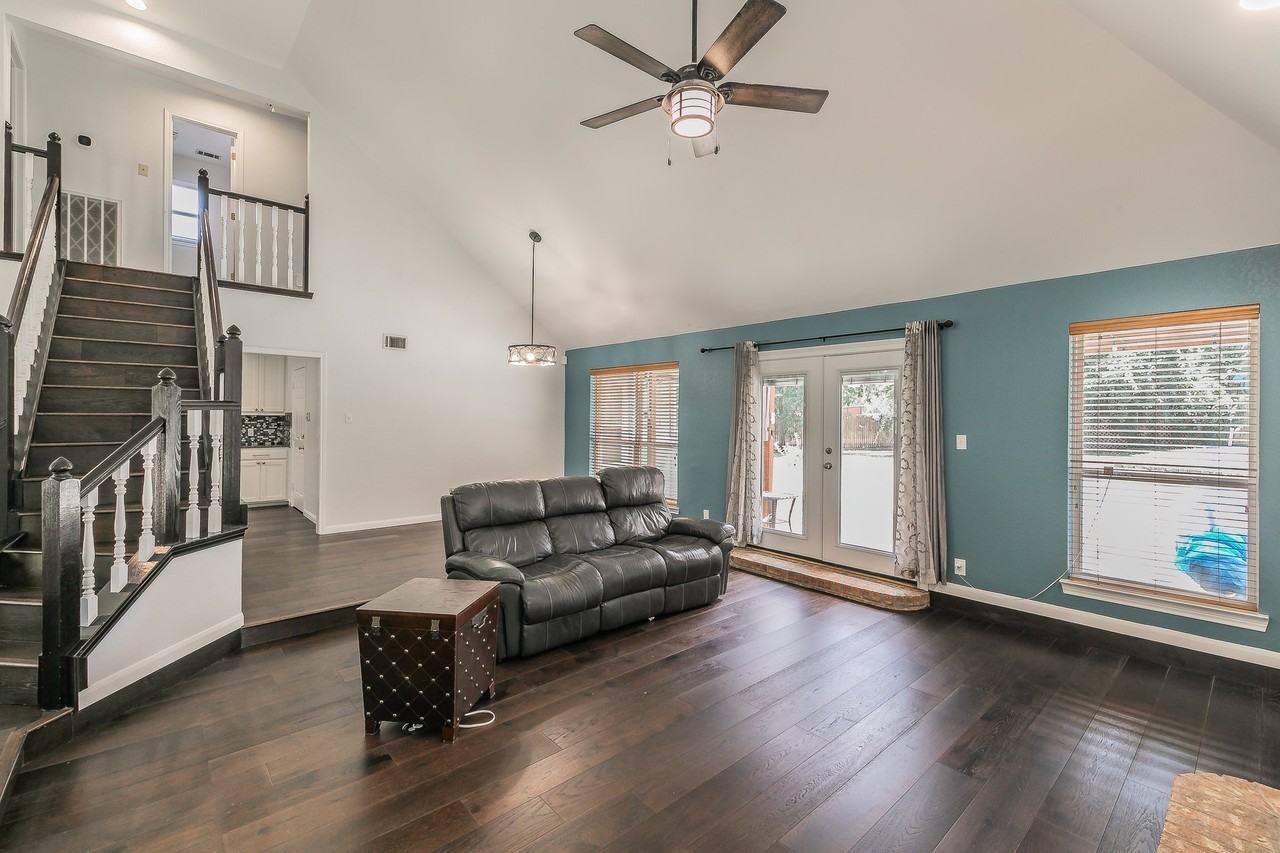 2 Edgemere Ct - Photo 6 of 36