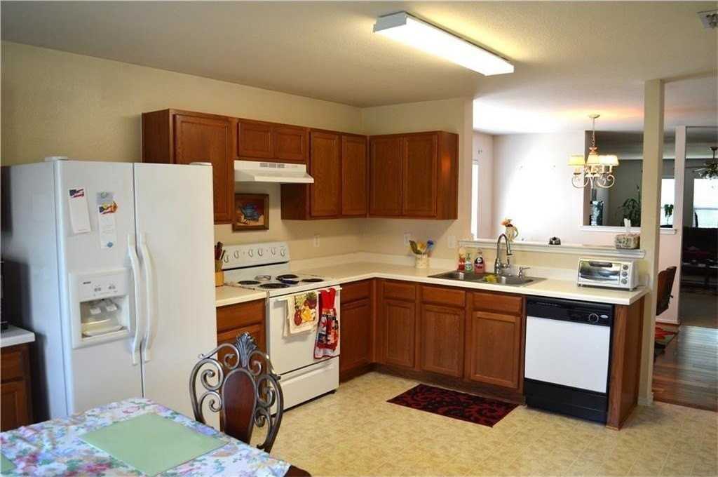 2812 Paddock Way - Photo 3 of 9