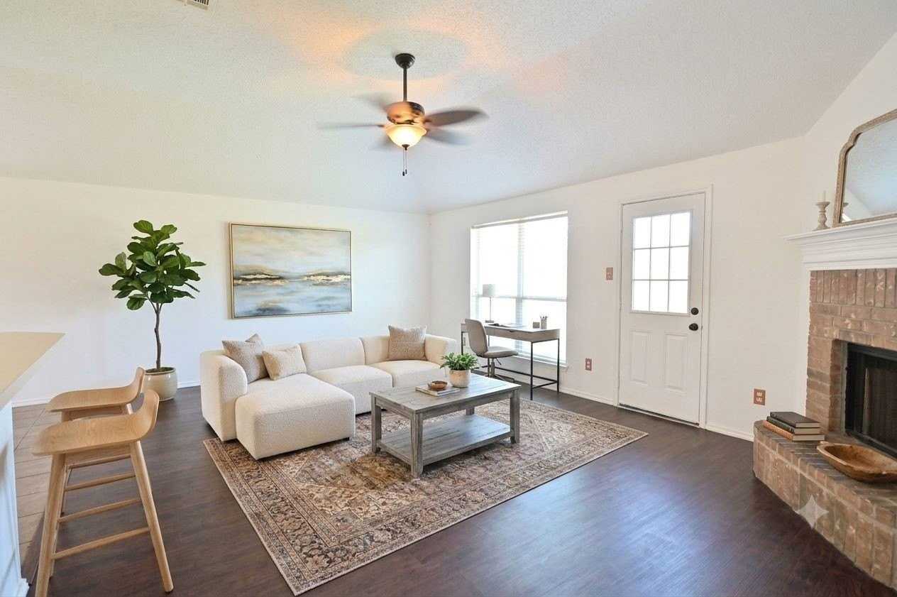 1631 Mt Zion Dr - Photo 3 of 23