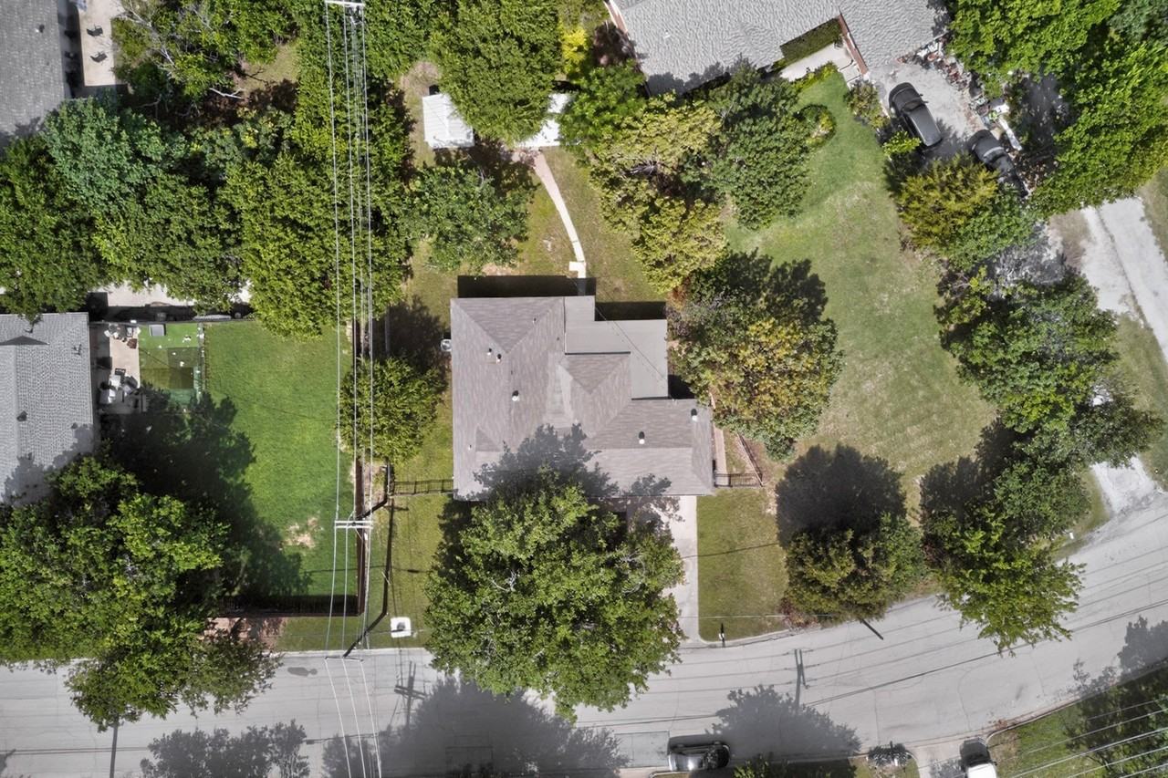 1016 Sproles Dr - Photo 3 of 40