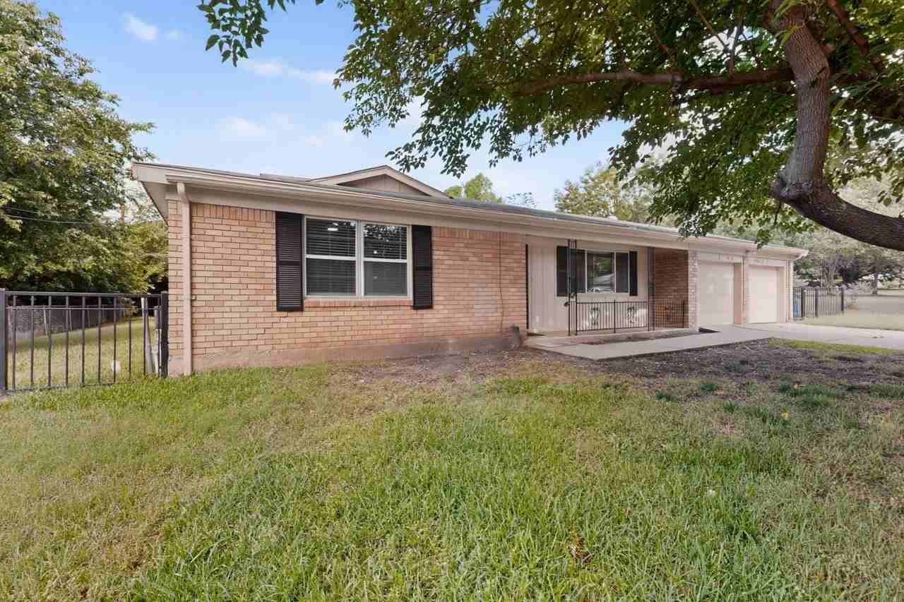 1016 Sproles Dr - Photo 6 of 40