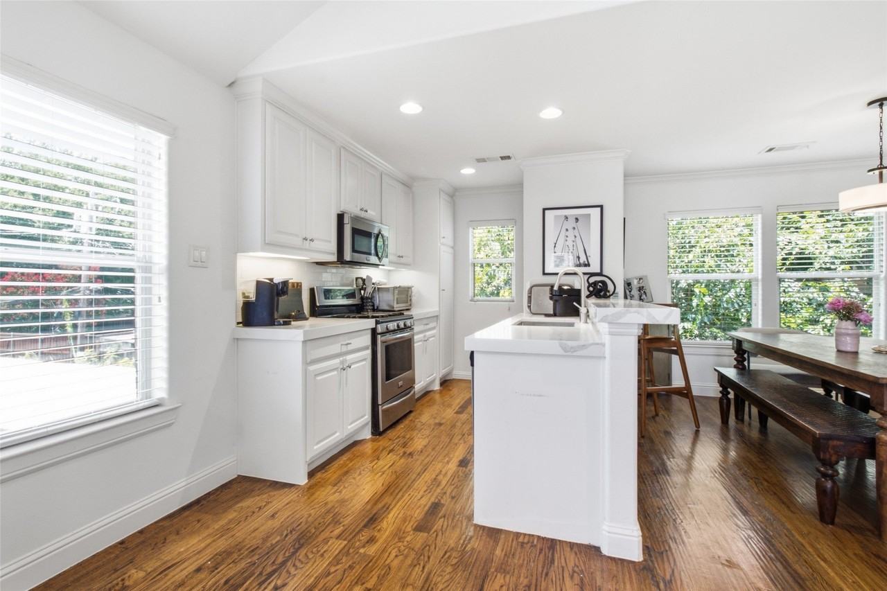 6131 Oram St #5 - Photo 4 of 12