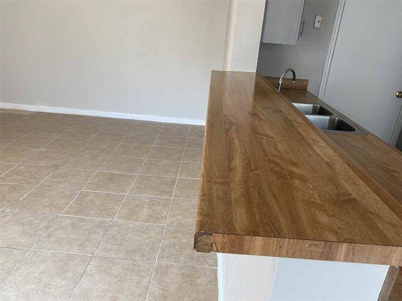 2425 Limestone Dr - Photo 5 of 21