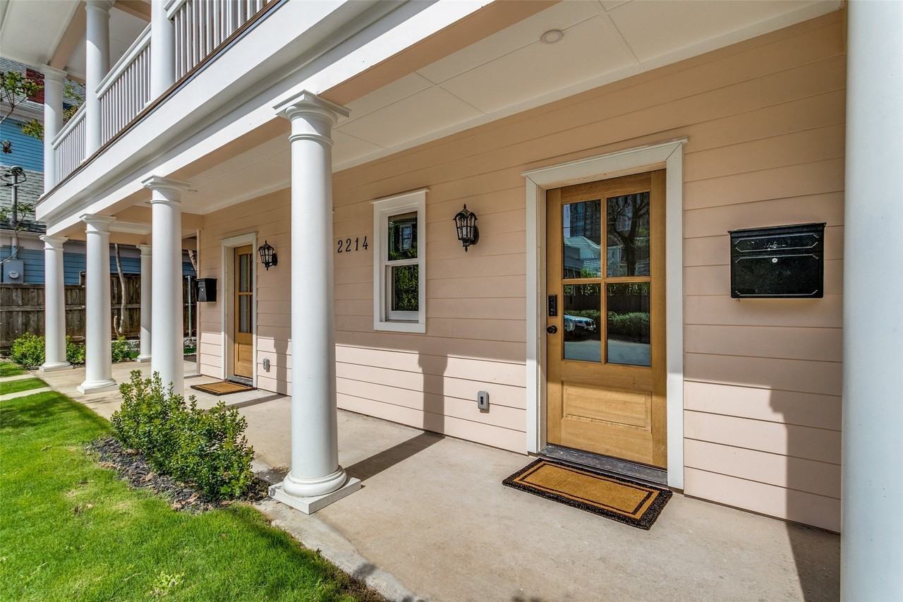 2214 Routh St #B - Photo 2 of 23