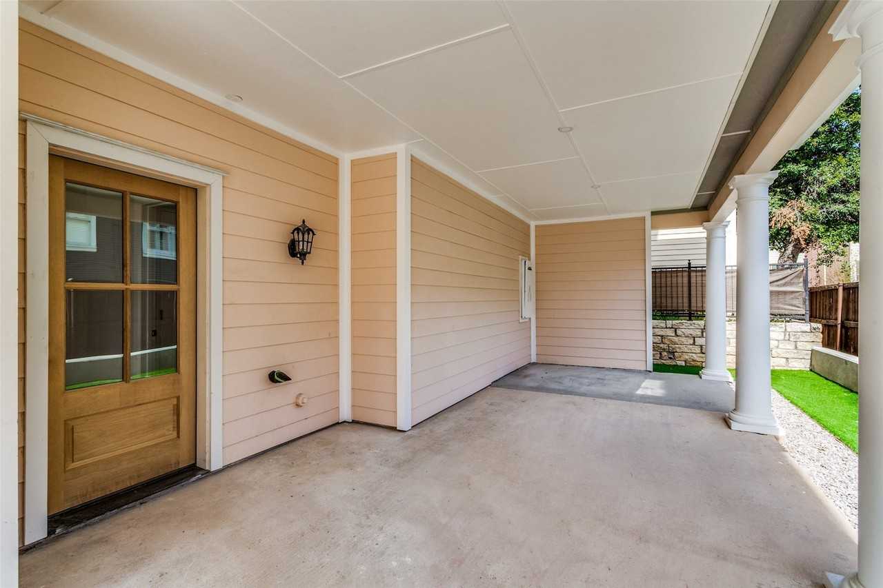 2214 Routh St #B - Photo 3 of 23