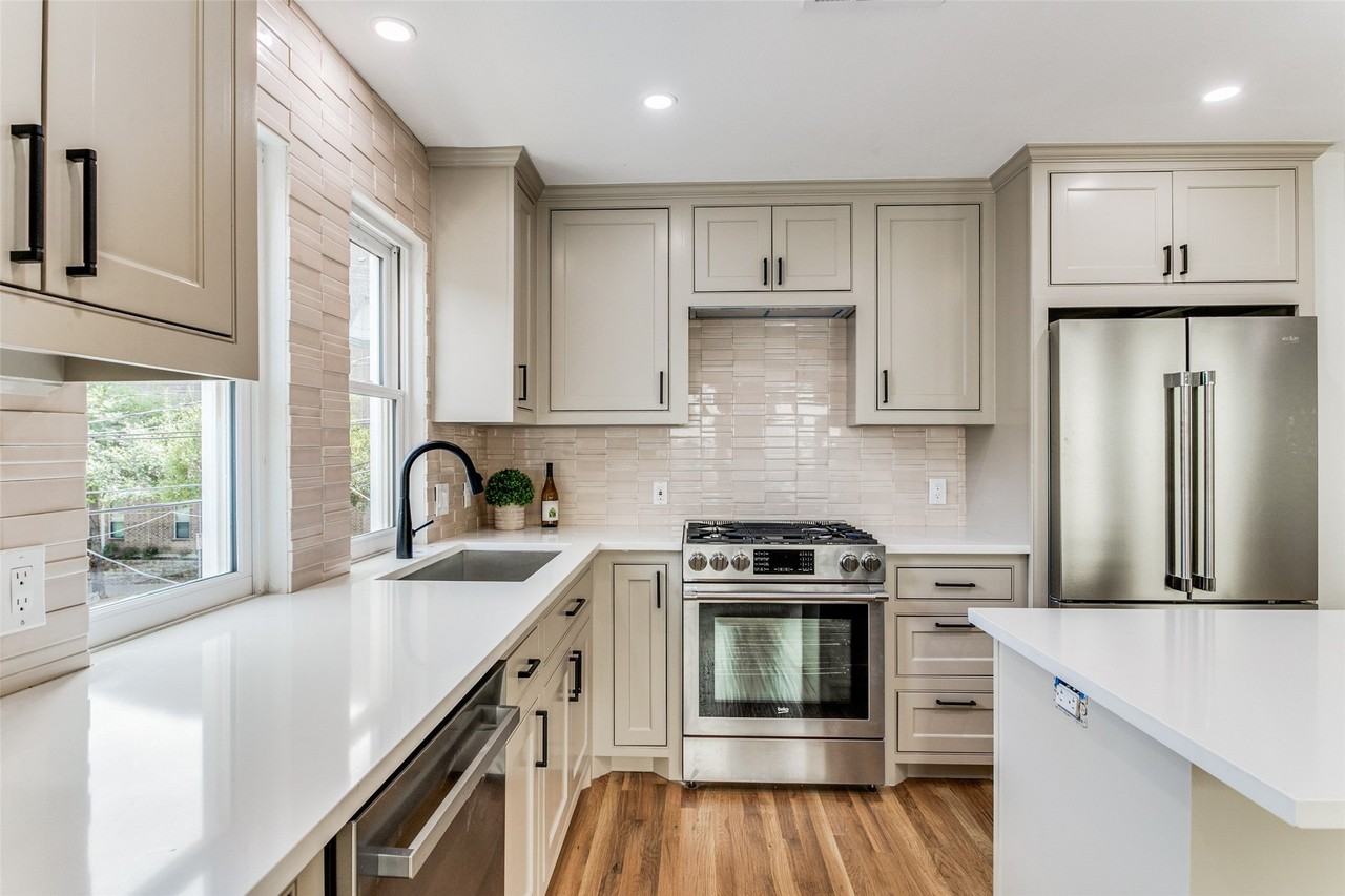 2214 Routh St #B - Photo 5 of 23