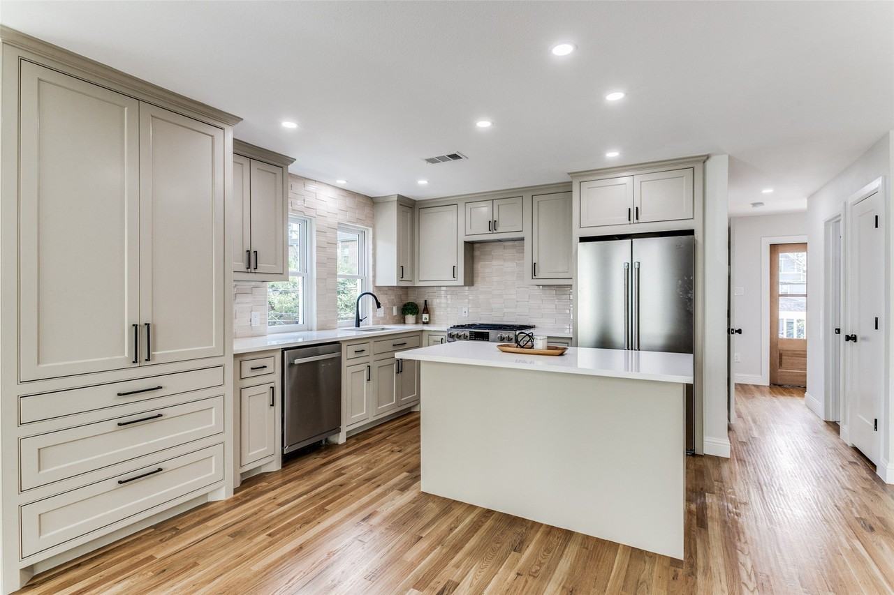 2214 Routh St #B - Photo 7 of 23