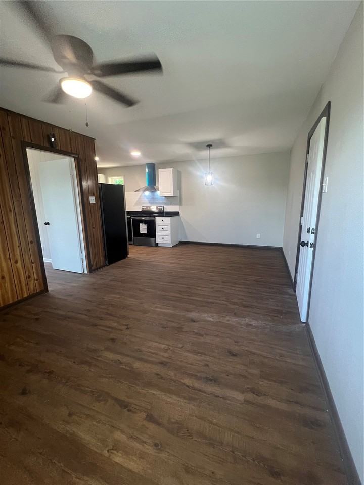 412 Smith Row #2 - Photo 2 of 10