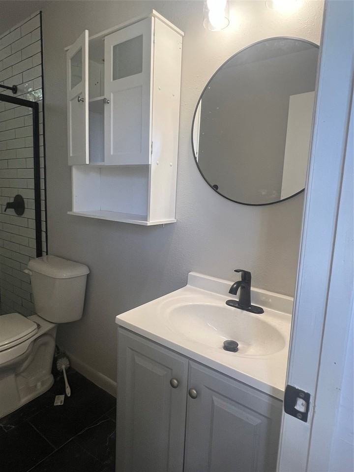 412 Smith Row #2 - Photo 7 of 10