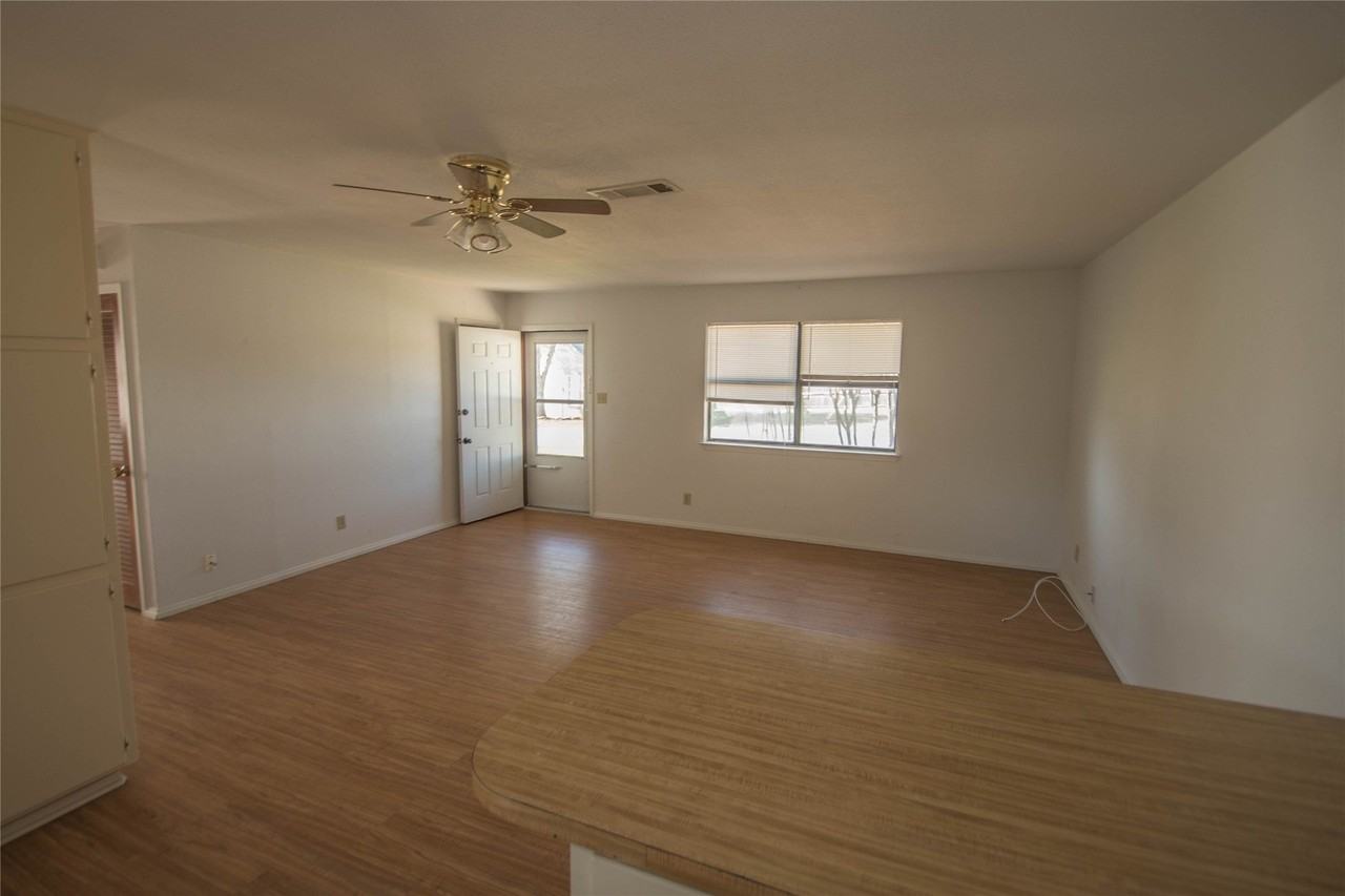 712 N Keith St - Photo 2 of 18
