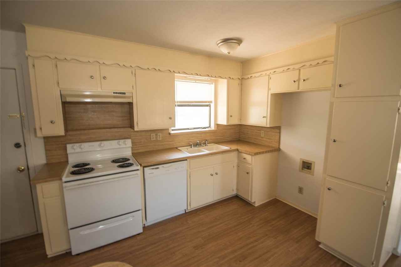 712 N Keith St - Photo 7 of 18