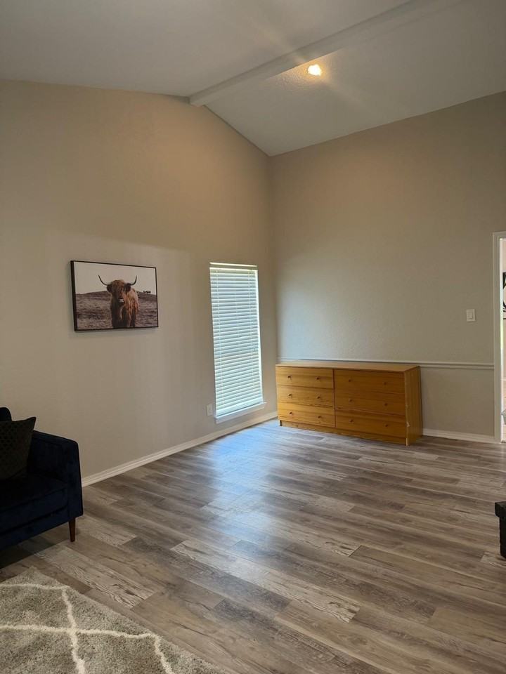 8510 Kensington Dr - Photo 6 of 36