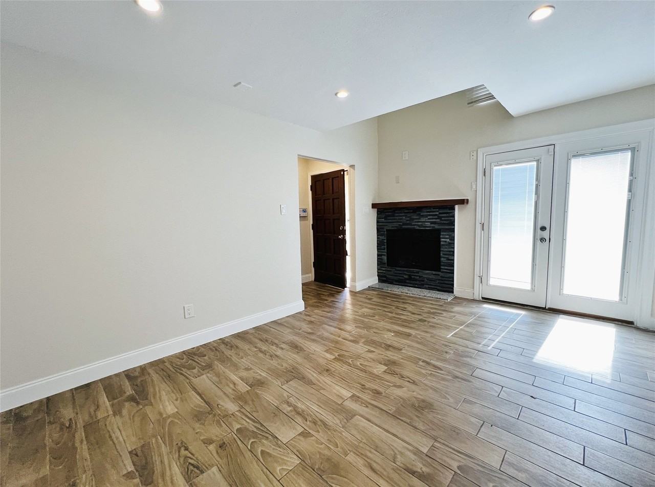 4220 Madera Rd - Photo 5 of 29