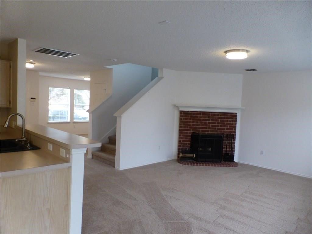 1572 Crown View Dr - Photo 6 of 21