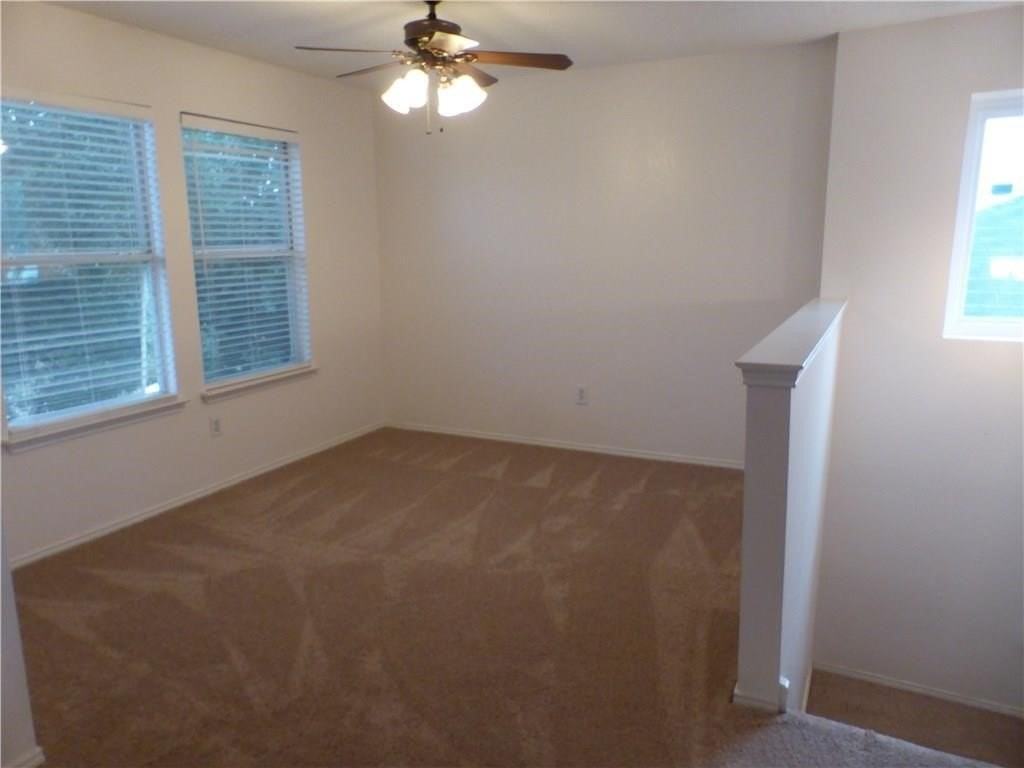 1572 Crown View Dr - Photo 7 of 21