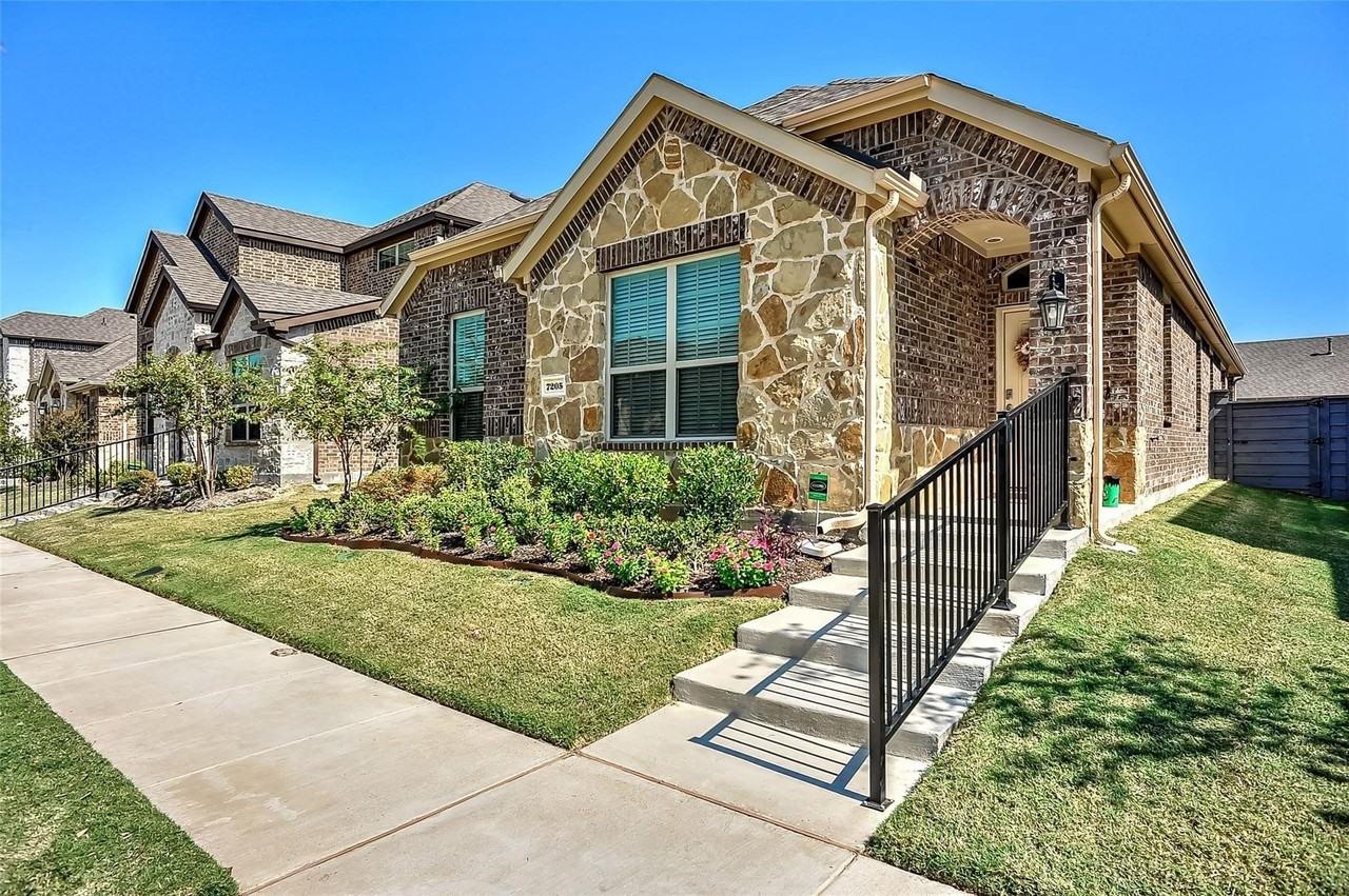 7205 Windy Meadow Drive - Photo 4 of 33
