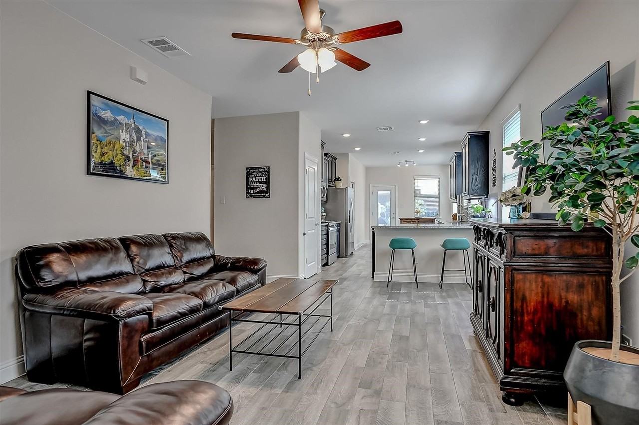 7205 Windy Meadow Drive - Photo 6 of 33