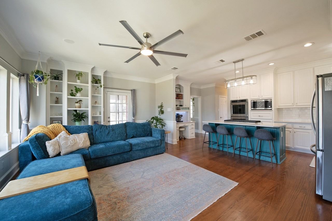 405 Chippendale Dr - Photo 5 of 35