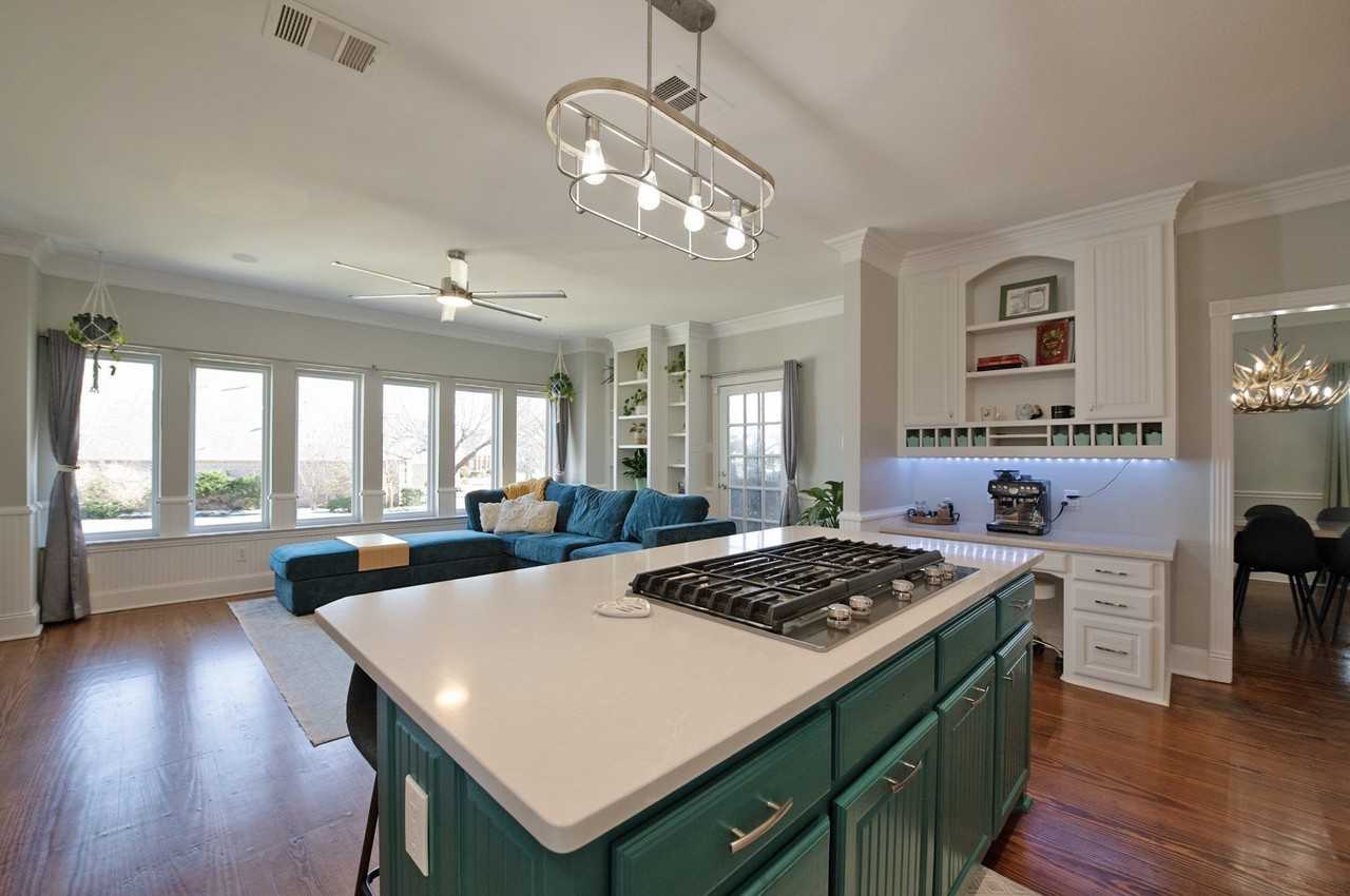 405 Chippendale Dr - Photo 6 of 35