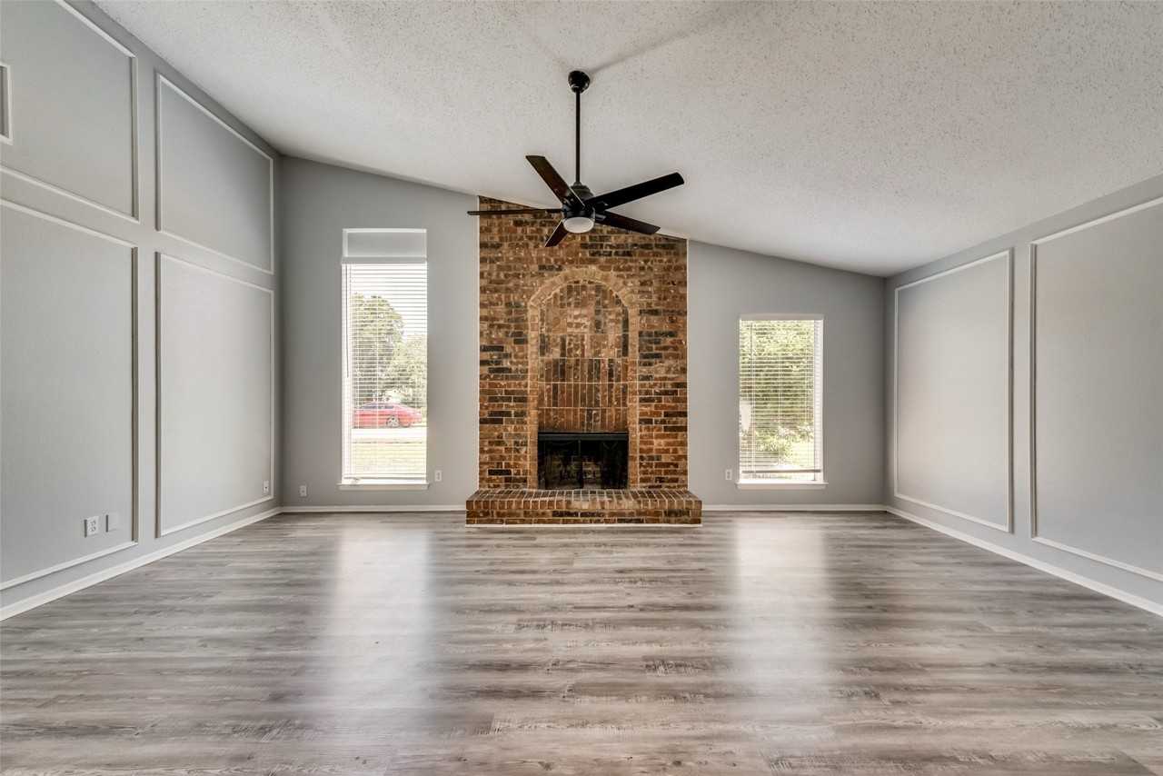2814 Meadow Park Dr - Photo 3 of 18