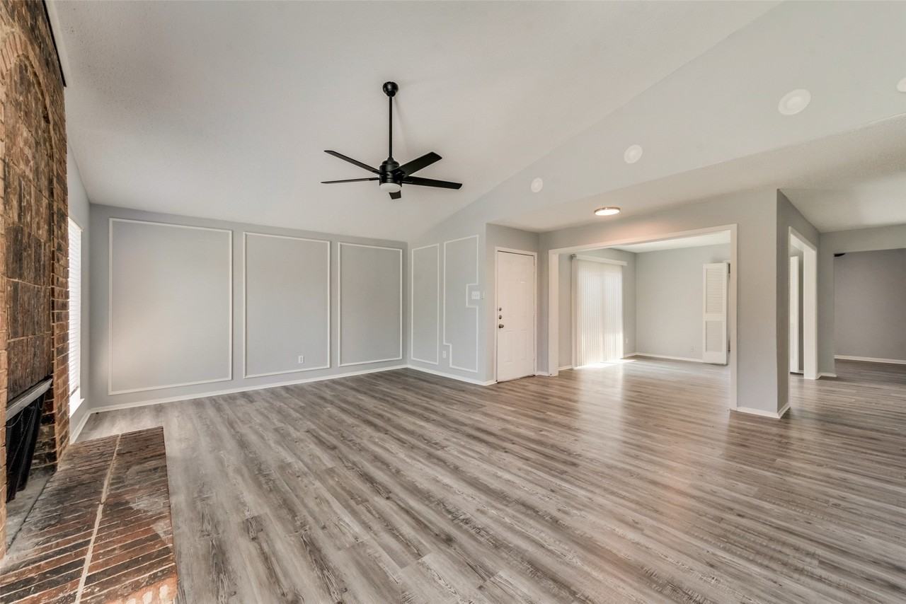 2814 Meadow Park Dr - Photo 4 of 18