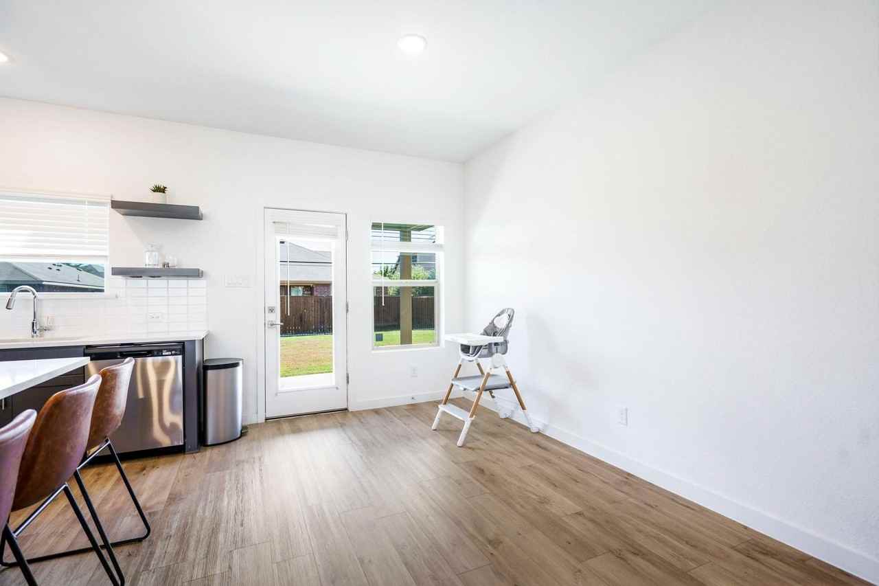 2608 Ontario Dr - Photo 3 of 22