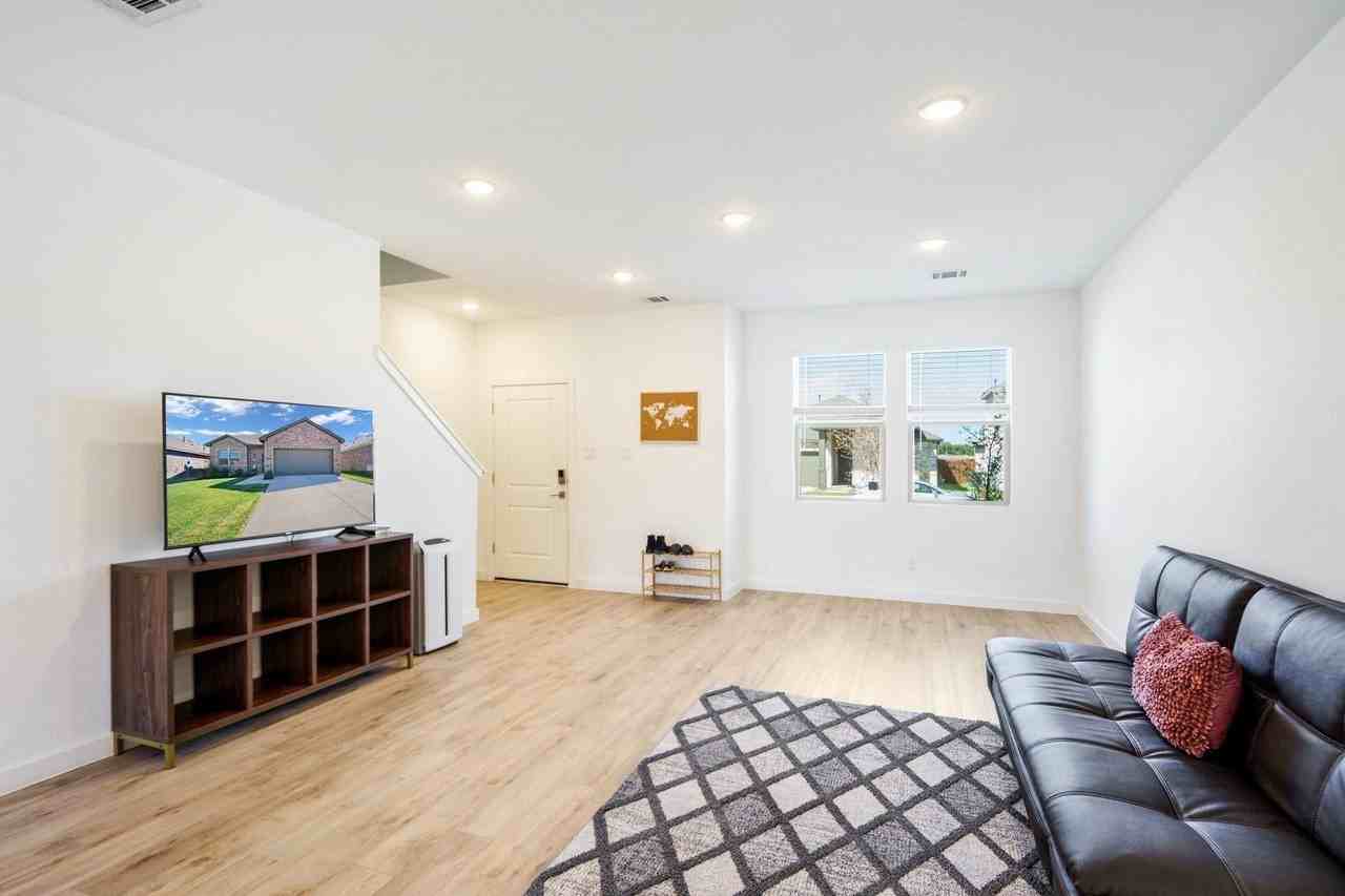 2608 Ontario Dr - Photo 7 of 22