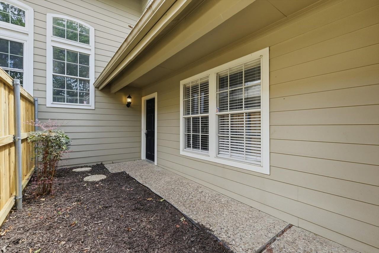 8430 Brittania Way - Photo 3 of 27