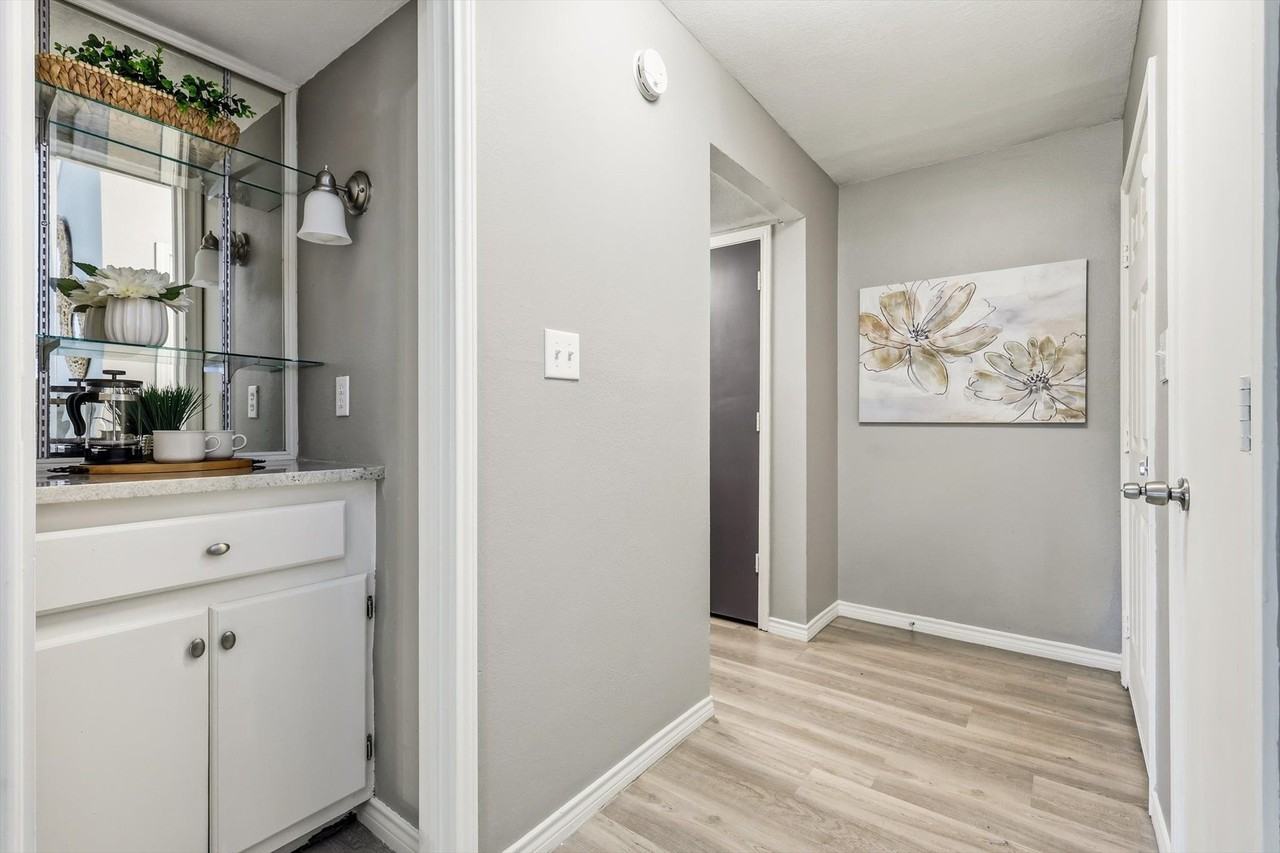8430 Brittania Way - Photo 6 of 27