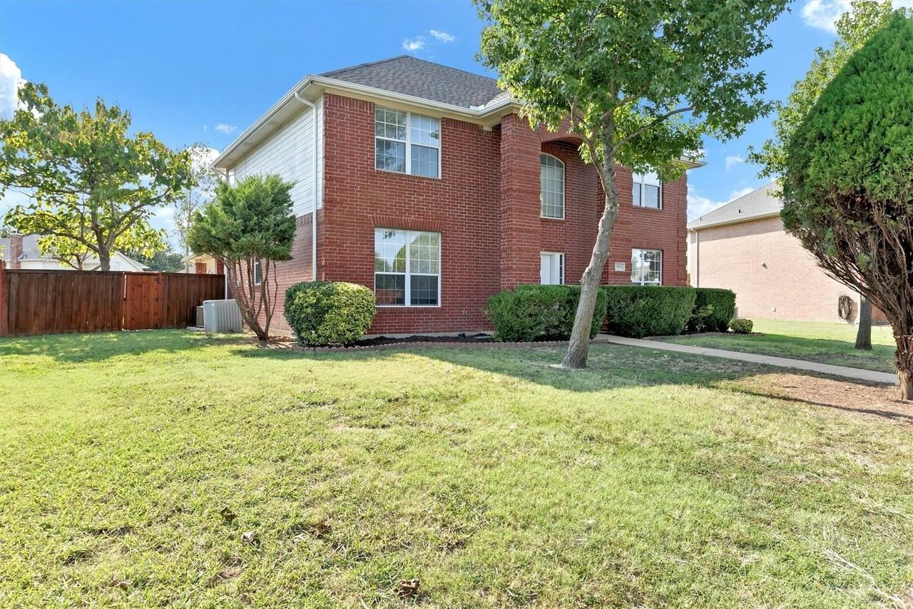 3803 Farmington Dr - Photo 2 of 25