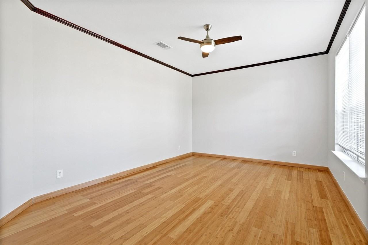 3803 Farmington Dr - Photo 4 of 25