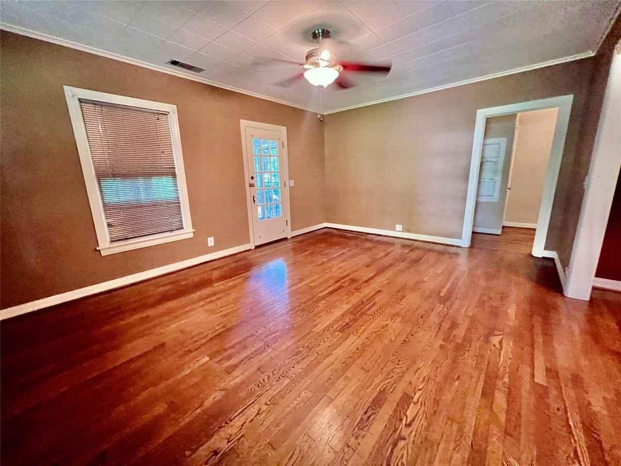 531 S Dallas Ave - Photo 5 of 25