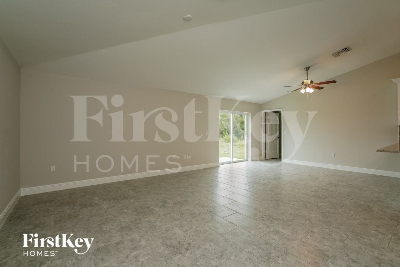 311 Panorama Ave - Photo 2 of 15