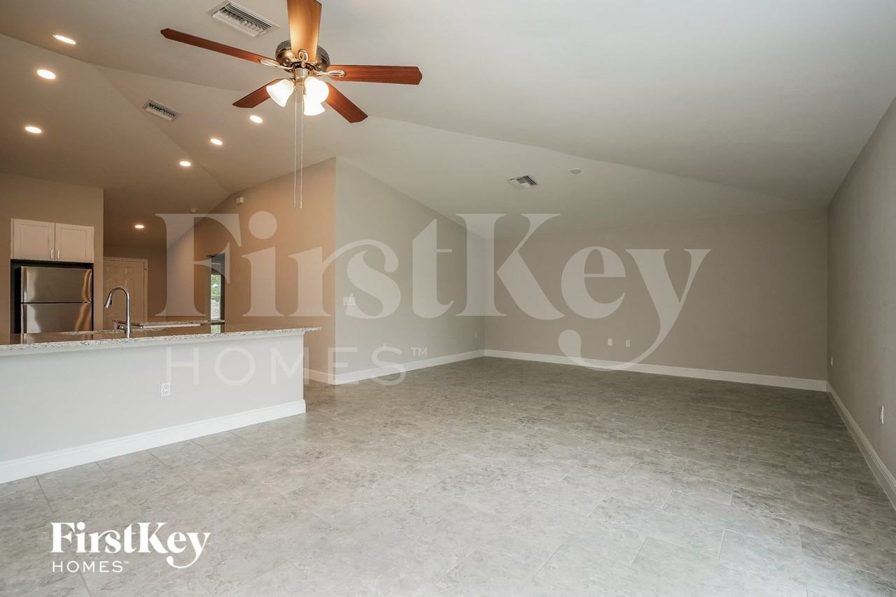 311 Panorama Ave - Photo 3 of 15