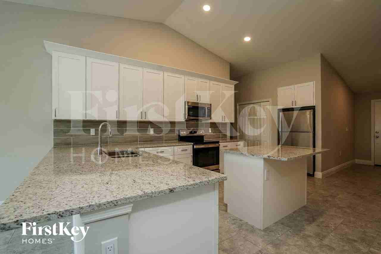 311 Panorama Ave - Photo 5 of 15