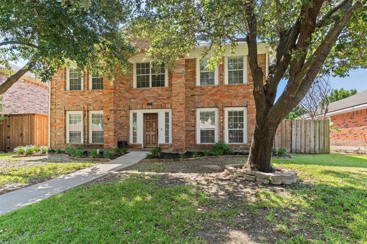 2522 Primrose Ln - Photo 2 of 36