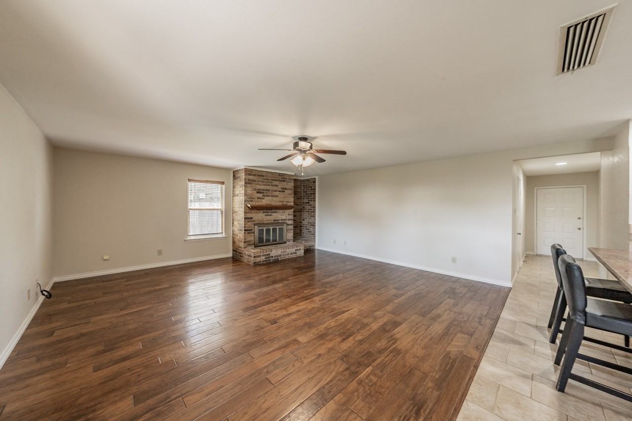 3609 Spring Meadow Ln - Photo 2 of 32
