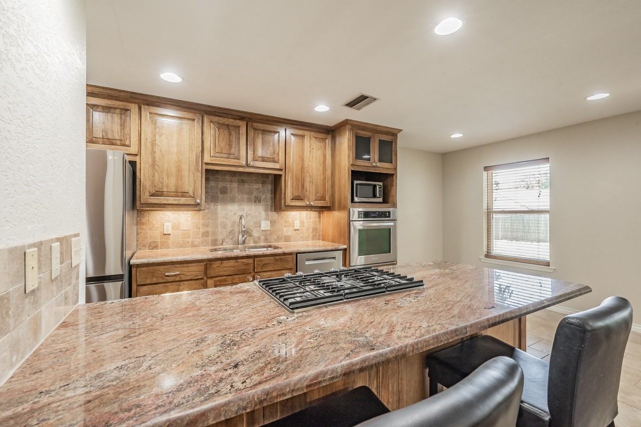 3609 Spring Meadow Ln - Photo 5 of 32