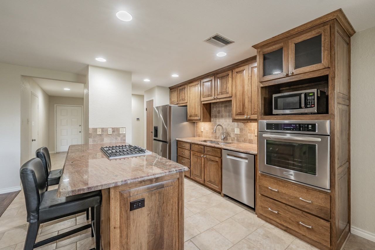 3609 Spring Meadow Ln - Photo 6 of 32