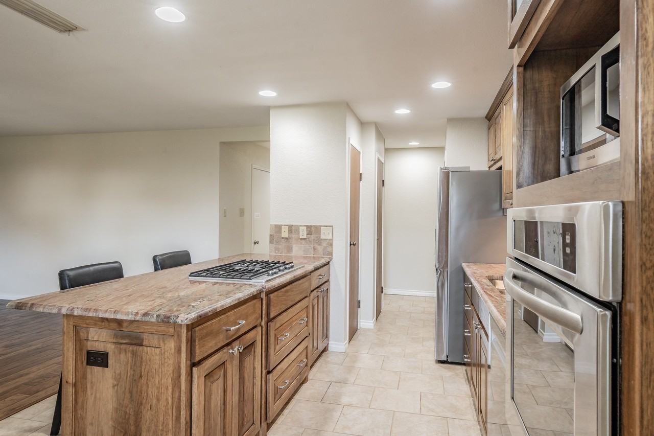 3609 Spring Meadow Ln - Photo 7 of 32
