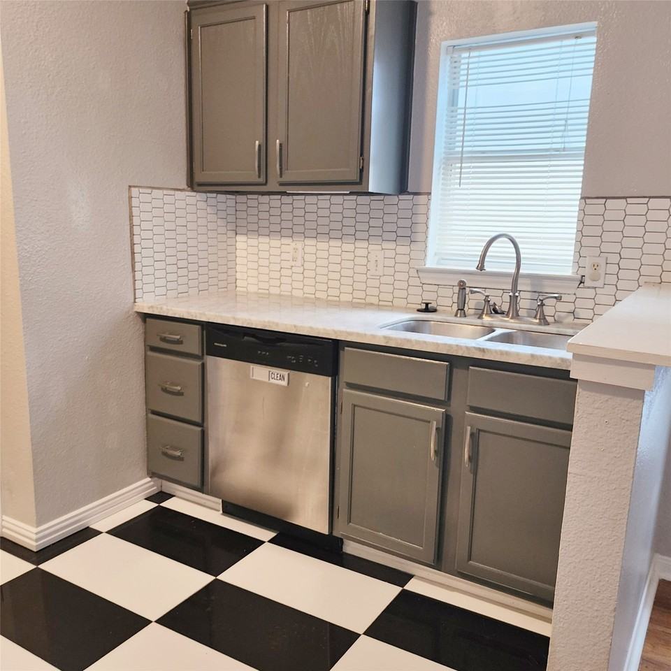 5720 Vickery Blvd #5 - Photo 5 of 11