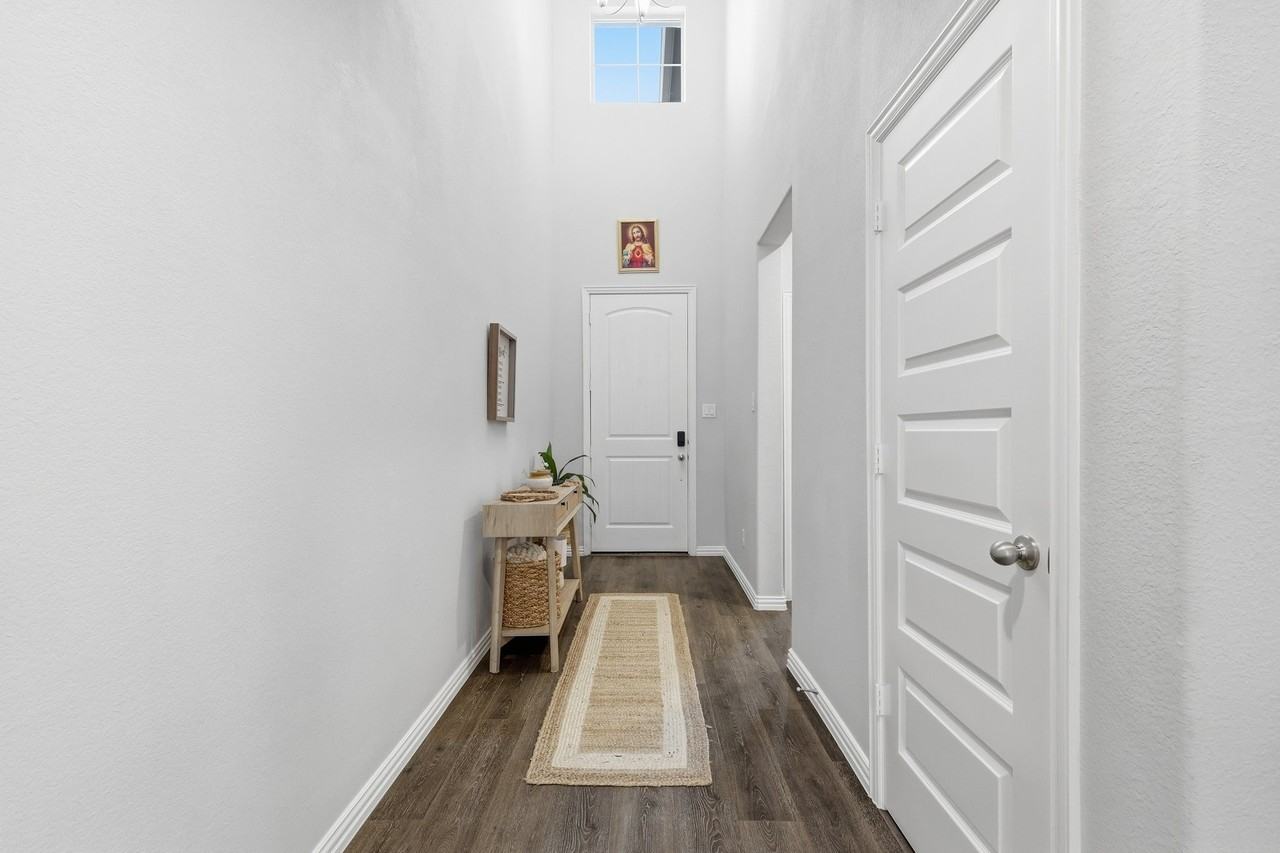 3006 Milton Dr - Photo 4 of 38