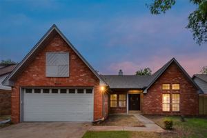 featured image of 3301 Cliffview Dr