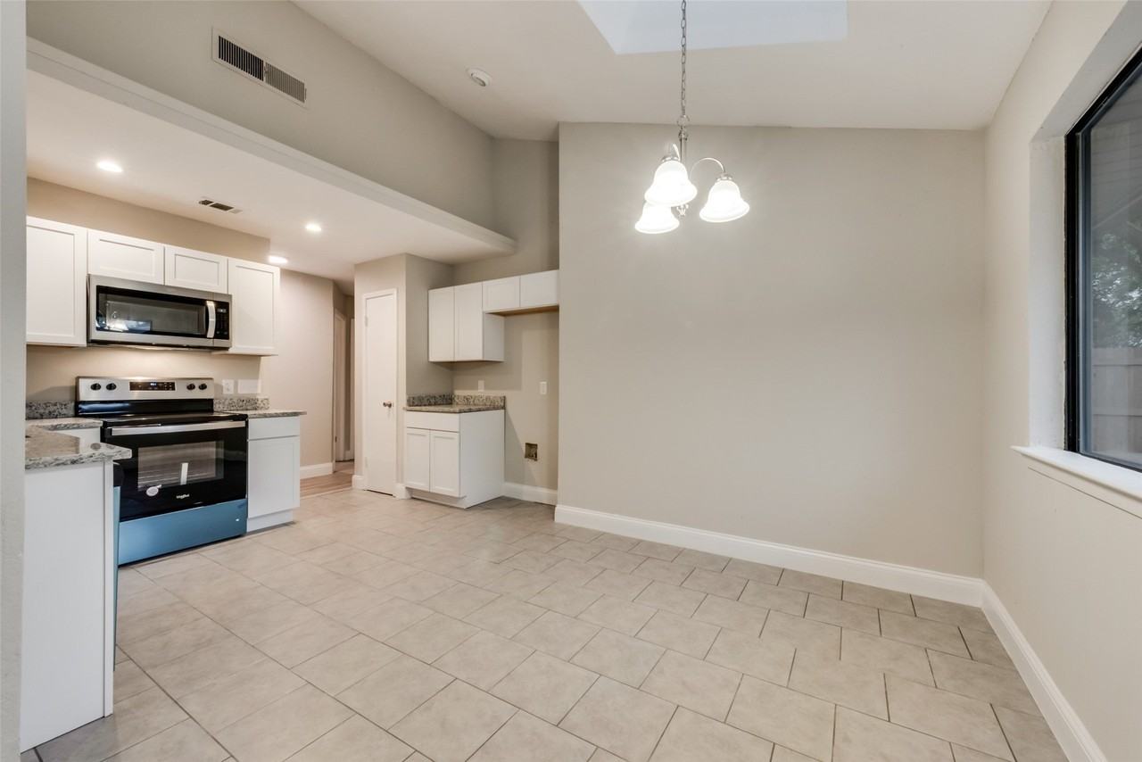 3301 Cliffview Dr - Photo 7 of 23