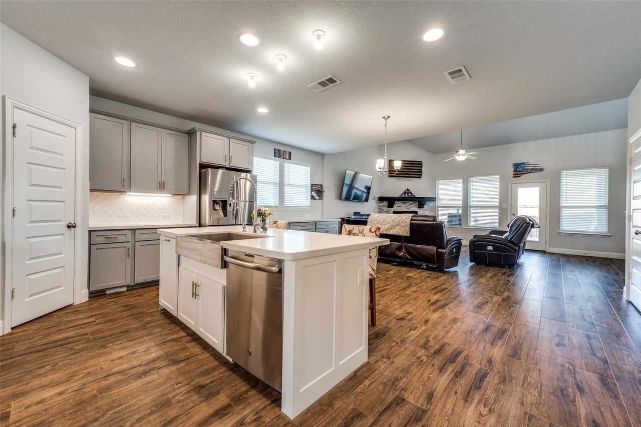5490 Peregrine Ln - Photo 4 of 20