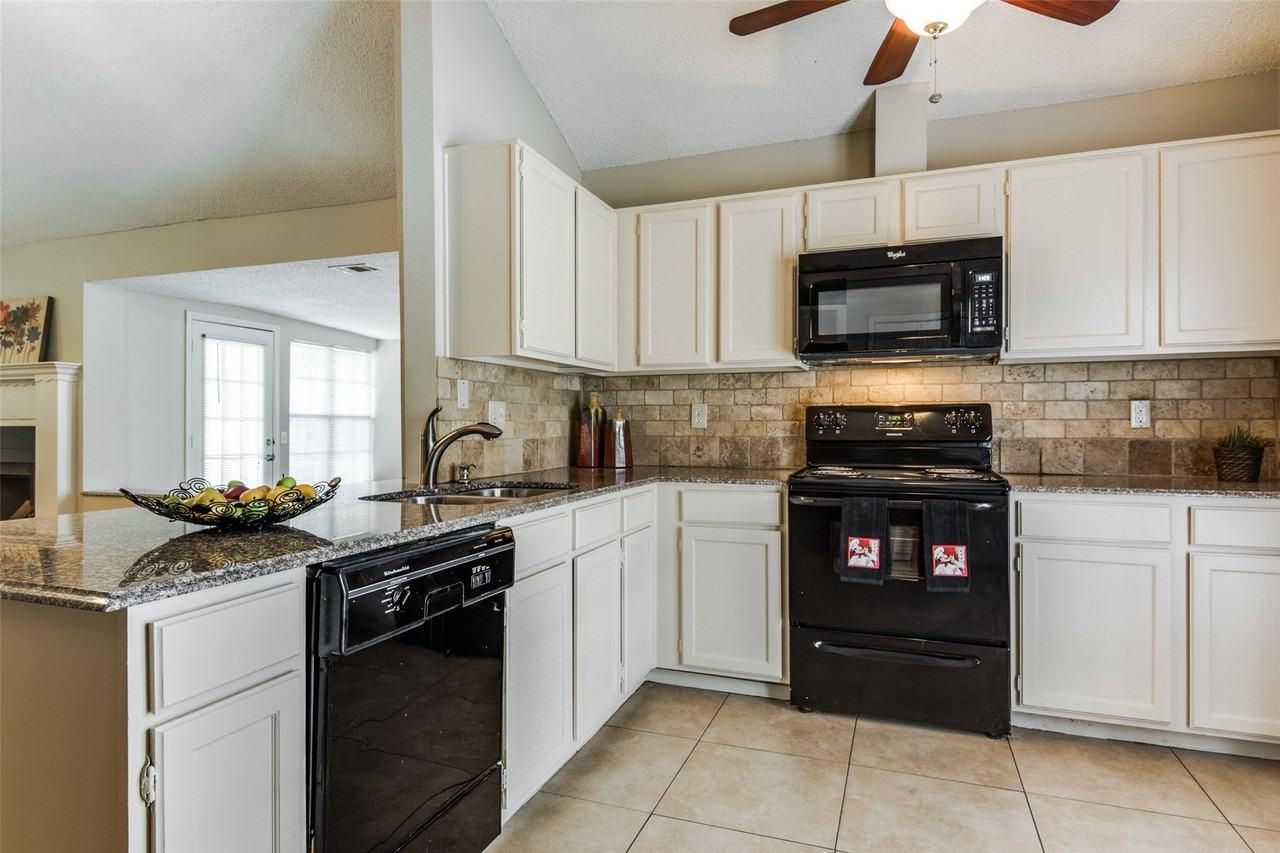1461 Javelin Way - Photo 2 of 14