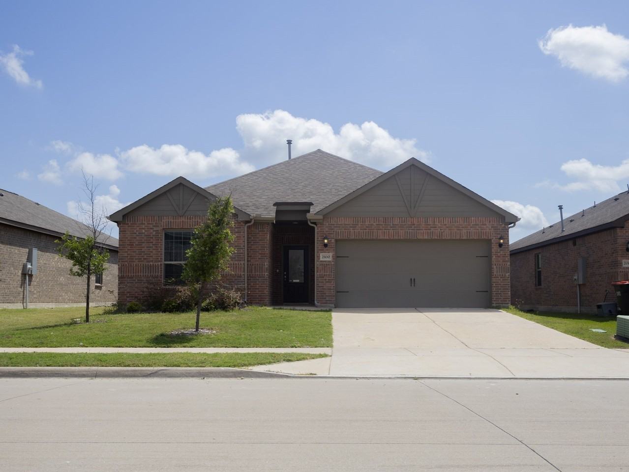 2100 Penaflor Dr
