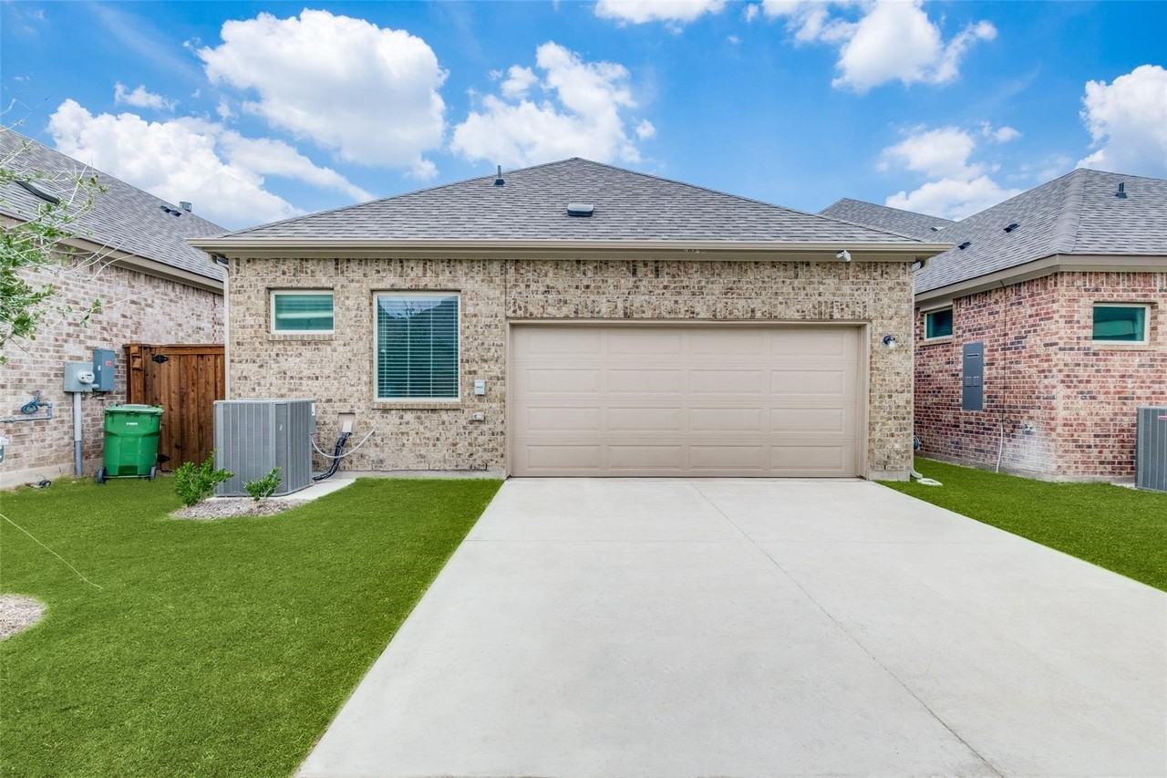 4322 Maple Bloom Dr - Photo 2 of 14